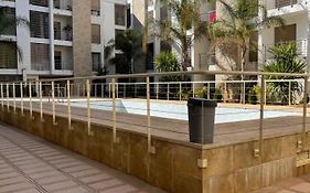 Luxury Prestigia Close to Champs de Course Parc